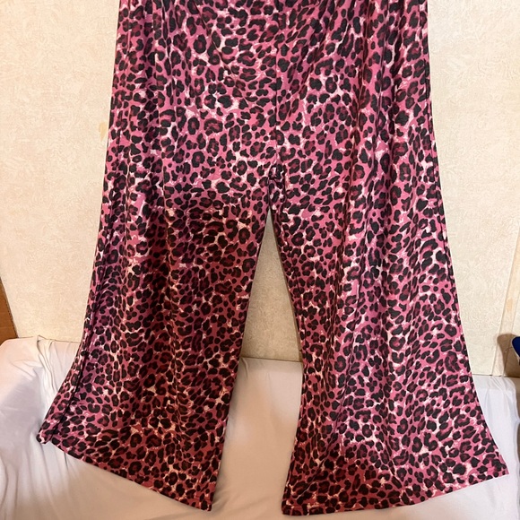 🌺 Maroon, Black and Ivory Leo pants - Picture 3 of 6